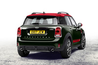 写真は欧州仕様。（現地名：MINIジョンクーパーワークス カントリーマン）