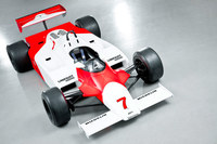 1981年シーズンのF1世界選手権に投入された「マクラーレンMP4/1」。「ロータス88」ともども、カーボンモノコックを採用した初の四輪車とされている。