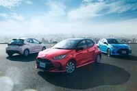 世紀の対決かと思いきや「ヤリス クロス」と力を合わせて、ライバルの「ホンダ・フィット」を圧倒している「トヨタ・ヤリス」。