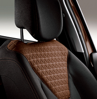 ルノー・ルーテシアにチョコレート色の限定車の画像