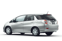 「フィットシャトル15C」
    