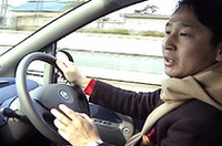 
	自動車ジャーナリストの金子浩久氏
	 