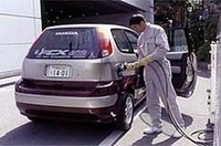 ホンダの燃料電池車「FCX-V4」に試乗の画像