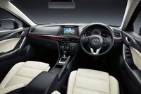 「アテンザ セダン XD Lパッケージ」オフホワイト内装