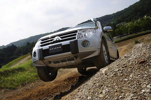 三菱パジェロ クリーンディーゼルシリーズ 試乗速報 今こそ四駆のディーゼルだ Webcg