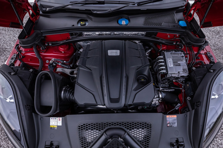 「マカンGTS」に搭載される2.9リッターV6ツインターボエンジンは、最高出力380PS/5200-6700rpm、最大トルク520N・m/1750-5000rpmを発生する。