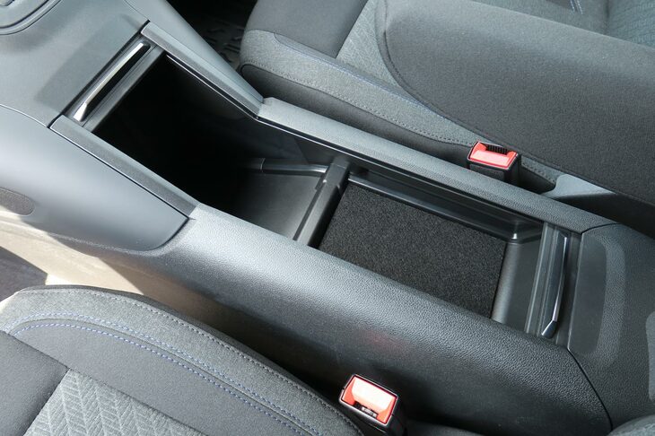 フィアット・ドブロ（センターコンソールボックス）