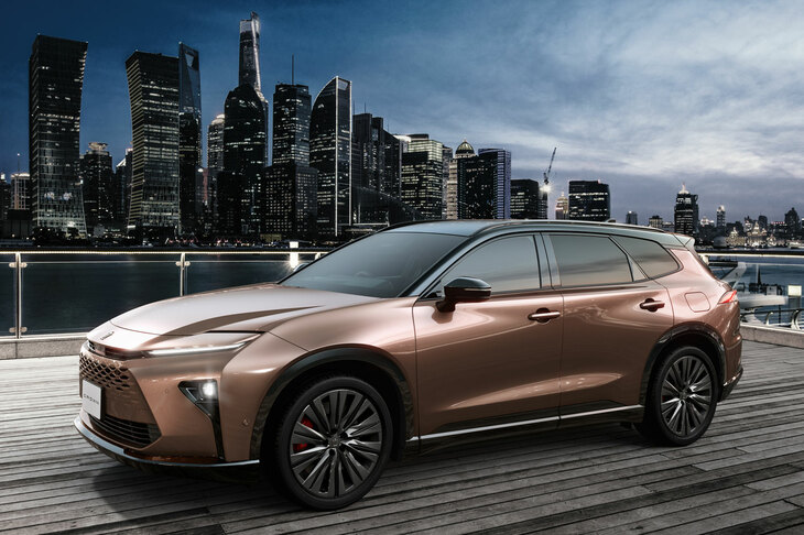 ほった「これは『エステート』に限った話じゃないんですけど、実はワタシ、ちょっと『クラウン』みたいな雰囲気のクルマ、苦手なんですよ……」　
	清水「そりゃ、著者プロフィールに『嫌いな言葉は権威主義』なんて書いてる人が、こんなクルマとソリが合うわけないじゃん（笑）」