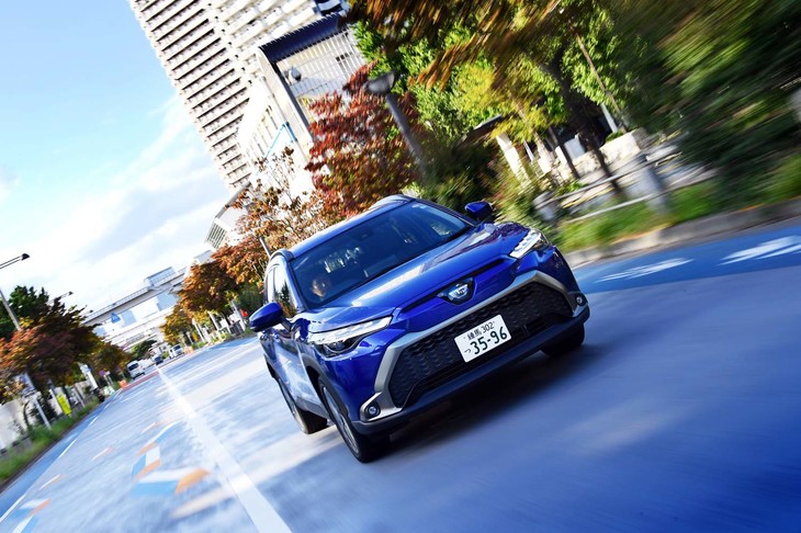 今回は110kmほどの道のりを走行。燃費は満タン法で27.5km/リッター、車載の燃費計で24.5km/リッターを記録した。