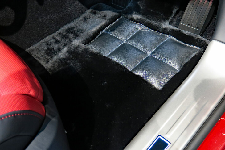 ロールス・ロイス・ブラックバッジ・ゴースト（カーペット）