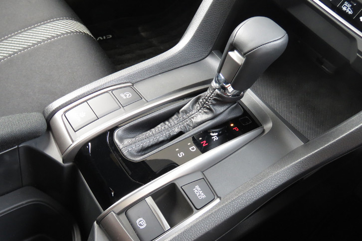 ホンダ・シビックハッチバック（センターコンソール）