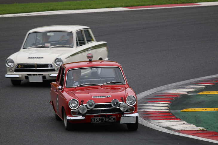 「ロータス・コーティナ」は、英国フォードのセダン「コーティナ」に、ロータスエンジンを搭載し、各部をチューンナップしたスーパーセダンである。