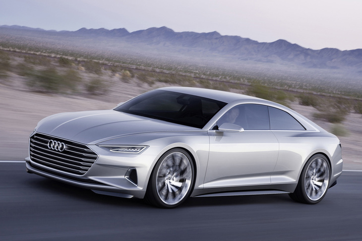 ヘッドランプの長さや角度、バンパーの両サイドに備わる、エアインテークまわりの“彫りの深さ”に注目。「アウディ・プロローグ」のフロントまわりは、非常に立体的な形状となっていた。