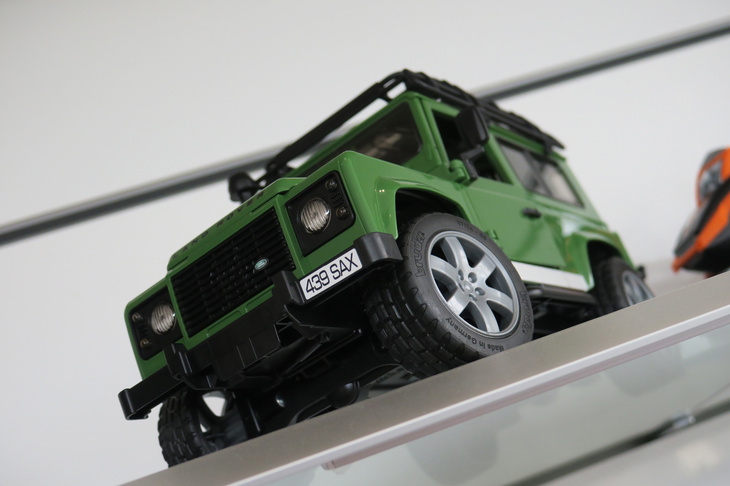 「ランドローバー・ディフェンダー」のミニカー。