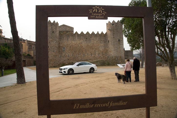 メルセデス・ベンツE400 4MATICクーペ