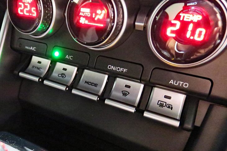 スバルBRZ（エアコン）