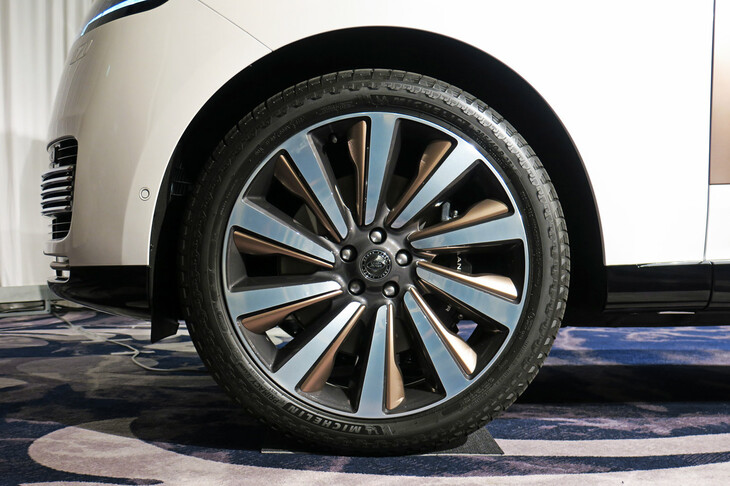 ランドローバー・レンジローバーSV P530（タイヤ＆ホイール）