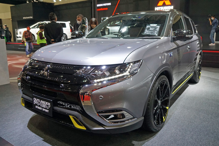 三菱アウトランダーPHEVストリートスポーツ