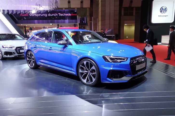 アウディRS 4 アバント