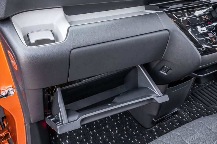 デリカミニTプレミアム（グローブボックス）