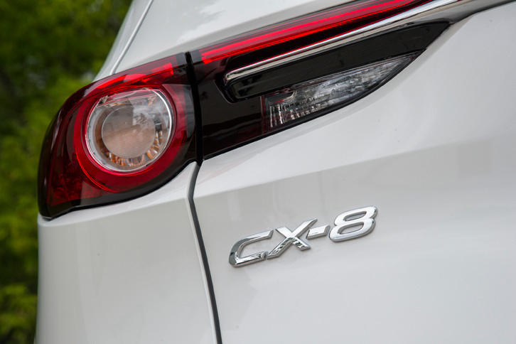 マツダCX-8 XDプロアクティブ（エンブレム）