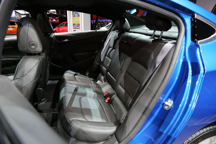 シボレー・クルーズ セダン