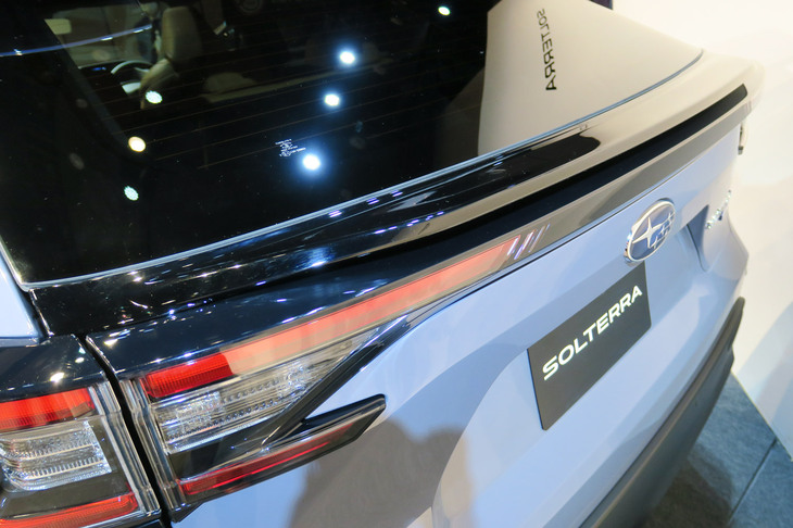 スバル・ソルテラ（テールゲートスポイラー）