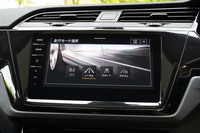 走行モードの切り替えが可能な「ドライビングプロファイル機能」は、「ハイライン」と「Rライン」のみに装備される。