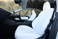 テスラ・モデルYプレミアム ロングレンジAWD（4WD）の画像