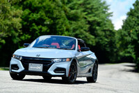 「ホンダS660」の“最後の特別仕様車”である「モデューロXバージョンZ」。軽乗用車にして315万0400円という価格で話題を呼んだが、中古車の相場はなんと400万円台（！）である。