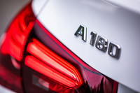 「Aクラス セダン」にはガソリンとディーゼルの2種類のエンジンが設定される。今回はもっともベーシックな1.3リッター直4ガソリンターボを搭載する「A180セダン」に試乗した。車両本体価格は505万円。