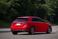 4代目「Aクラス」のデザイン思想は「Sensual Purity（官能的純粋）」。無駄なラインやエッジを減らすことで、よりスポーティーかつエモーショナルなフォルムを実現したとアピールされる。