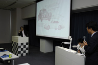 軍事評論家の岡部いさく氏