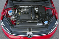 140psを発生する1.4リッター直列4気筒直噴ターボエンジン。