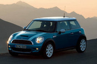 「MINI」2代目、日本では2007年2月に発売の画像