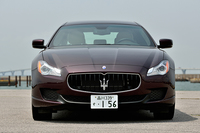 マセラティ・クアトロポルテS Q4