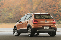 最低地上高は145mm。標準型と比べて15mm高い。