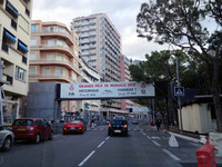 通常の交通を妨げないようにしつつ、「F1モナコランプリ」の準備が着々と行われていた。