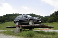 【スペック】レンジローバースポーツ 5.0 V8：全長×全幅×全高＝4795×1930×1810mm／ホイールベース＝2745mm／車重＝2490kg／駆動方式＝4WD／5リッターV8DOHC32バルブ（375ps/6500rpm、52.0kgm/3500rpm）／価格＝754万円