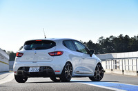 ルノーの高性能ハッチバック「ルーテシアR.S.」の中でも、最もサーキット寄りの仕様とされる「ルーテシアR.S.トロフィー」。日本国内では2015年11月に発売された。