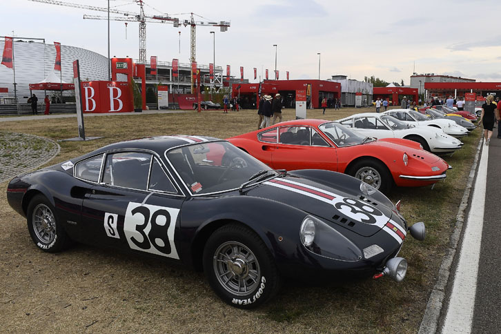 こちらは「ディーノ」のグループ。