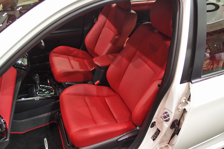 カローラ アクシオ ハイブリッドG“50リミテッド”（2016年）