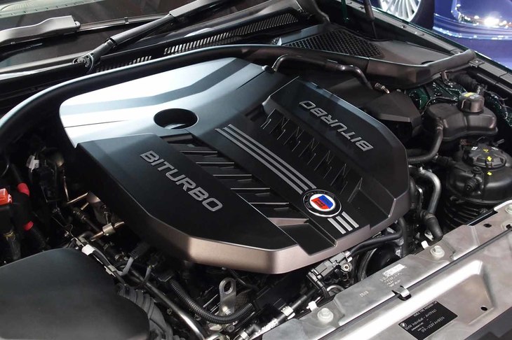 最高出力462PS、最大トルク700N・mを発生する「BMWアルピナB3」の3リッター直6ターボエンジン。