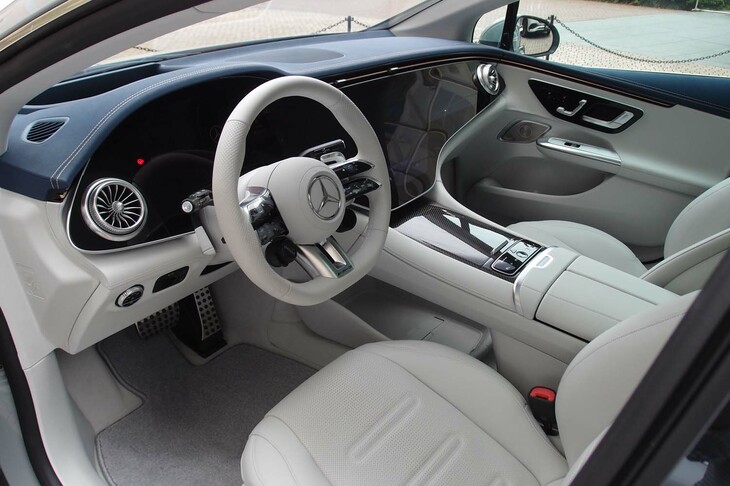 メルセデスAMG EQE53 4MATIC＋（コックピット周辺部）