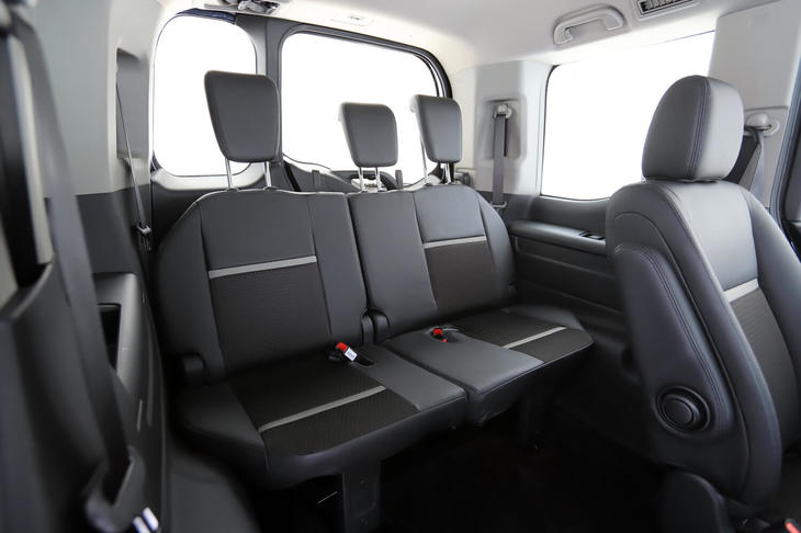 3列目シートは車内からでも簡単に格納が可能で、格納時にはリアの「わくわくゲート」からそのまま降車できる。こうした機能性は、コンプリートカーの「モデューロX」でも損なわれていない。