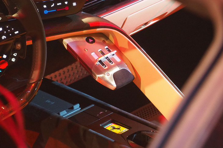 フェラーリ849テスタロッサ（シフトセレクター）