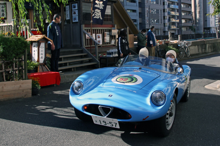 1957年「デヴィン・アルファ750」。カリフォルニアのコンストラクターが12台だけ製作した希少車。アルファ・ロメオ製1.3リッター直4 DOHCエンジンを積む。