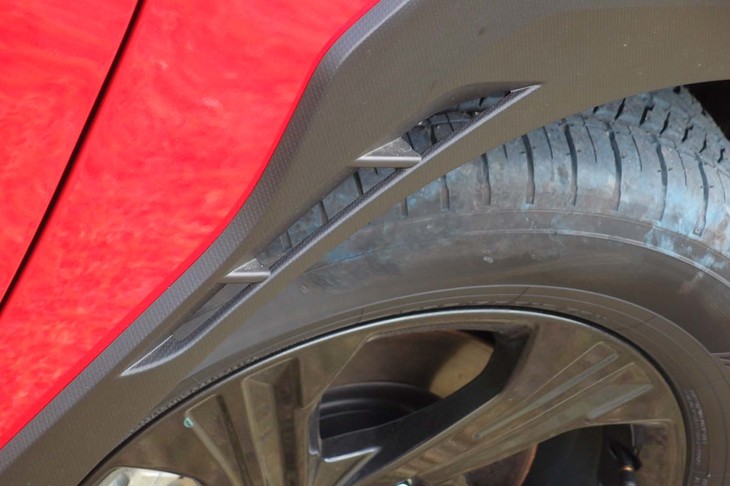 スバル・クロストレック（フロントホイールのプロテクター）