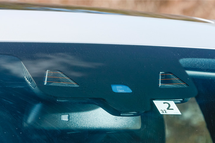 「GLC」シリーズにはレーダーセーフティパッケージや360°カメラシステムが共通で標準装備される。