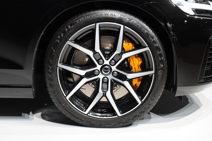 ボルボS60 T8ポールスターエンジニアード（タイヤ＆ホイール）